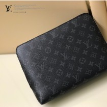 LV  M60417-02  原版皮 New Pouch 手拿包