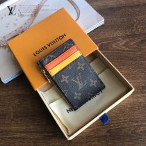 LV新款-01  LOUIS VUITTON 小熊卡包零錢包