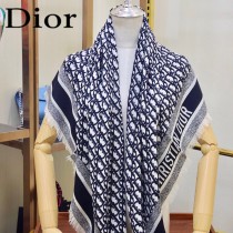 Dior最新的專櫃主打款D字母鎖邊140大方巾
