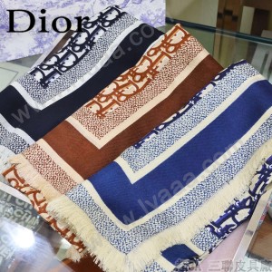 Dior最新的專櫃主打款D字母鎖邊140大方巾