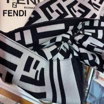 Fendi雙F圍巾 全世界都在搶的老花FF字母款