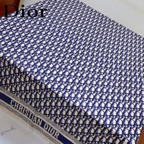 Dior最新的專櫃主打款D字母鎖邊140大方巾