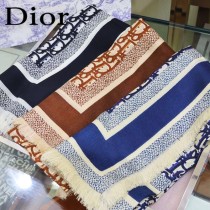 Dior最新的專櫃主打款D字母鎖邊140大方巾