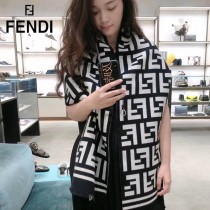 Fendi雙F圍巾 全世界都在搶的老花FF字母款