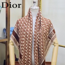 Dior最新的專櫃主打款D字母鎖邊140大方巾