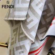 Fendi重磅最新經典FF字母元素羊毛鬥篷