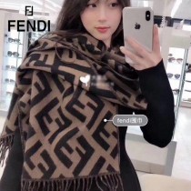Fendi老花FF字母款圍巾