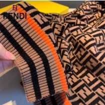 Fendi 秋冬最新款簡單大氣是這款圍巾