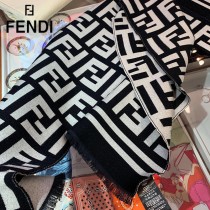 Fendi雙F圍巾 全世界都在搶的老花FF字母款