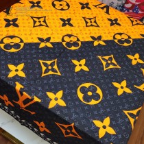 LV摩登圖案羊絨方巾Crafty Bi Color 披肩