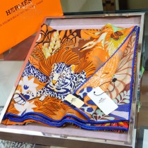 HERMES 獅子之城系列爆款羊絨方巾