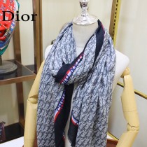 Dior專櫃同步上新D絲帶飾邊長巾
