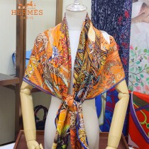 HERMES 獅子之城系列爆款羊絨方巾