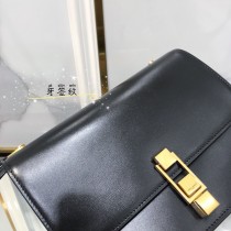 YSL 585060-04  原版皮聖羅蘭 CARRE SATCHEL 文藝且性冷淡的經典box包型