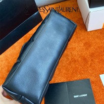 YSL 577475-02  原版皮聖羅蘭LOULOUPUFFER小号绗缝平面小羊皮包