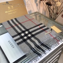 巴寶莉Burberry經典大格子圍巾男女同款