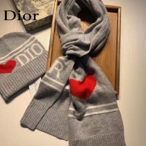 DIOR迪奧羊毛套裝帽子 經典套裝帽子圍巾