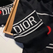 DIOR迪奧羊毛套裝帽子 經典套裝帽子圍巾