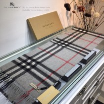 巴寶莉Burberry經典大格子圍巾男女同款