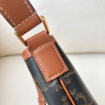 CELINE塞琳原單718  TRIOMPHE CANVAS標誌印花小號人造革配牛皮革水桶包