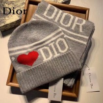 DIOR迪奧羊毛套裝帽子 經典套裝帽子圍巾