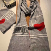 DIOR迪奧羊毛套裝帽子 經典套裝帽子圍巾