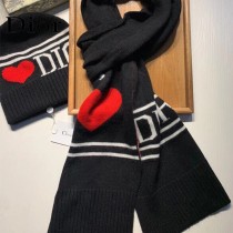 DIOR迪奧羊毛套裝帽子 經典套裝帽子圍巾