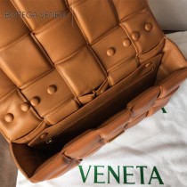 BV 6688-4  寶緹嘉原單padded 鏈條枕頭包
