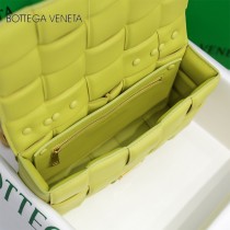 BV 6688-3  寶緹嘉原單padded 鏈條枕頭包