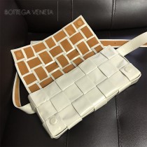 BV 寶緹嘉 9879-03 原單手工編織新款 新款編織腰包