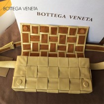 BV 寶緹嘉 9879-01 原單手工編織新款 新款編織腰包