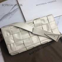 BV 寶緹嘉 9879-03 原單手工編織新款 新款編織腰包