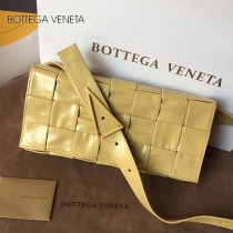 BV 寶緹嘉 9879-01 原單手工編織新款 新款編織腰包