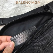 BALENCIAGA-010  巴黎世家 三聯特惠原單帆布胸包腰包 簡單輕便