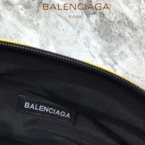 BALENCIAGA-06  巴黎世家 三聯特惠原單帆布胸包腰包 簡單輕便