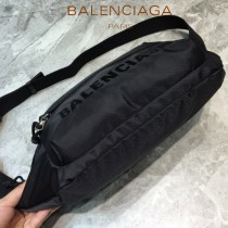 BALENCIAGA-01  巴黎世家 三聯特惠原單帆布胸包腰包 簡單輕便