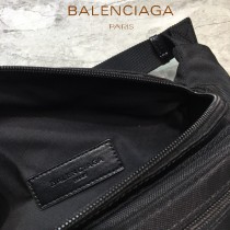 BALENCIAGA-010  巴黎世家 三聯特惠原單帆布胸包腰包 簡單輕便