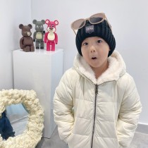 Moncler雙面穿羽絨服 連帽設計 ，袖子下擺微收