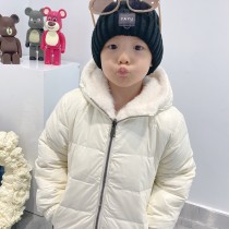 Moncler雙面穿羽絨服 連帽設計 ，袖子下擺微收