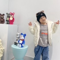 Moncler雙面穿羽絨服 連帽設計 ，袖子下擺微收