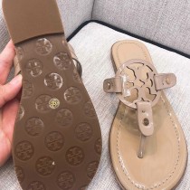 Tory Burch 托裏伯奇 漆皮系列 典時尚平底夾趾涼鞋人字拖