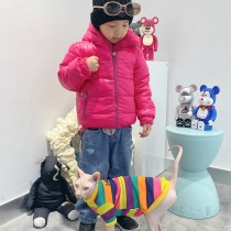Moncler雙面穿羽絨服 連帽設計 ，袖子下擺微收