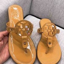 Tory Burch 托裏伯奇 漆皮系列 典時尚平底夾趾涼鞋人字拖