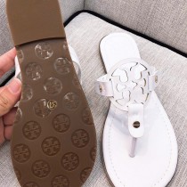 Tory Burch 托裏伯奇 漆皮系列 典時尚平底夾趾涼鞋人字拖