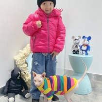 Moncler雙面穿羽絨服 連帽設計 ，袖子下擺微收
