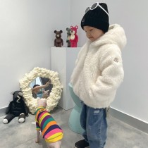 Moncler雙面穿羽絨服 連帽設計 ，袖子下擺微收
