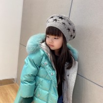 Moncler蒙口 專櫃超可愛中長款三色毛領女童羽絨服