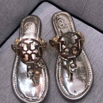 Tory Burch 托裏伯奇 漆皮系列 典時尚平底夾趾涼鞋人字拖