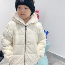 Moncler雙面穿羽絨服 連帽設計 ，袖子下擺微收
