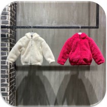 Moncler雙面穿羽絨服 連帽設計 ，袖子下擺微收